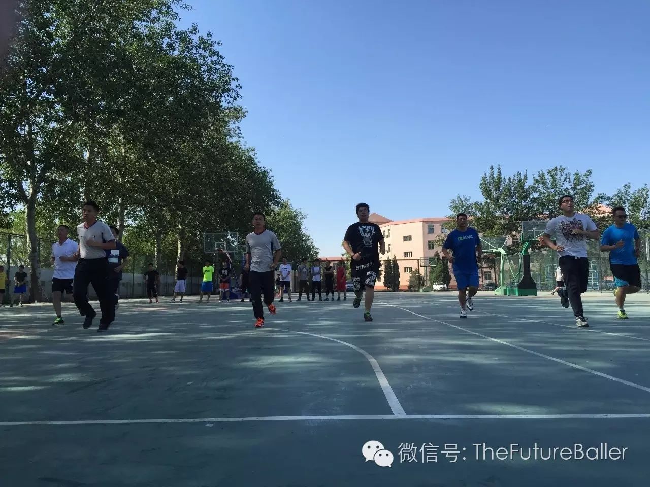 篮球初赛规则及裁判_裁判篮球规则初赛怎么写_裁判篮球规则及手势