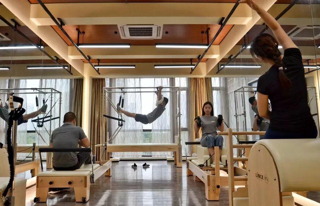 自助健身房黑私教_自助健身房投资多少钱_自助健身房什么意思
