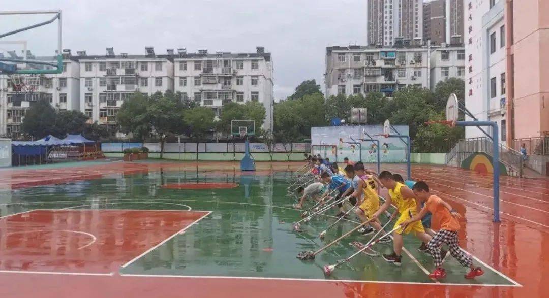 全国篮球小学生冠军_斗门中小学篮球比赛冠军_中心小学篮球比赛