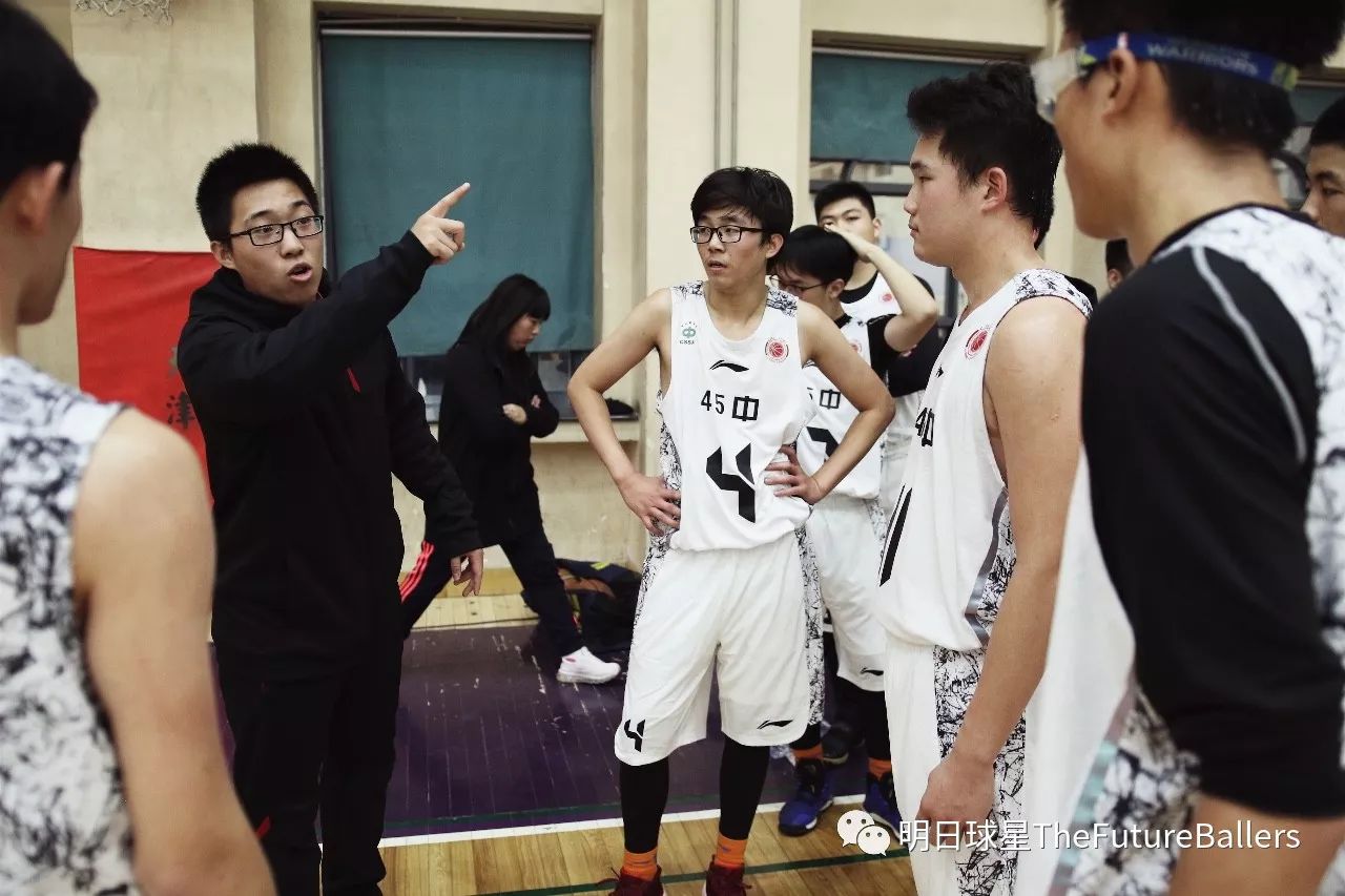 龙门小学篮球比赛_斗门中小学篮球比赛冠军_中心小学篮球比赛