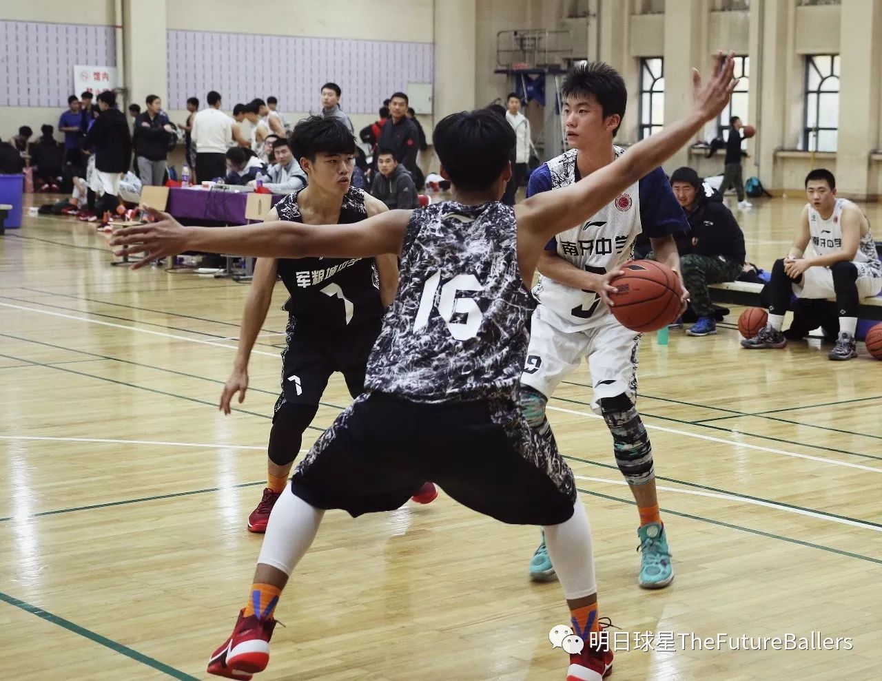 中心小学篮球比赛_龙门小学篮球比赛_斗门中小学篮球比赛冠军