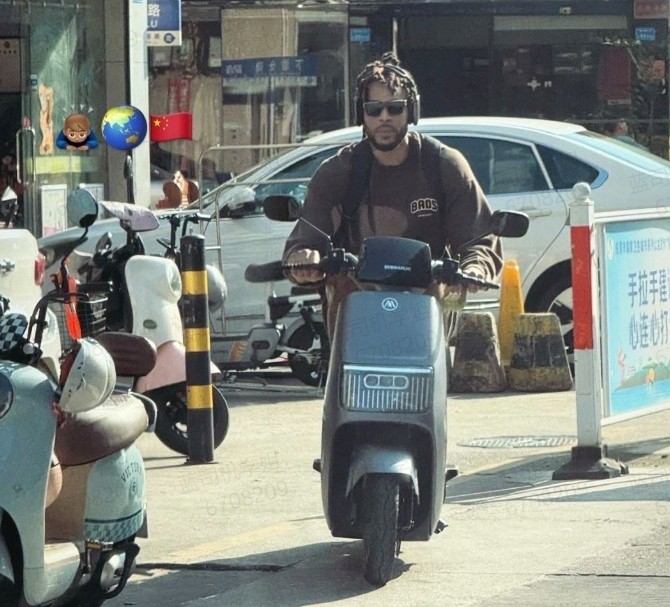 篮球路人王比赛视频_路人王篮球冠军最多的人是谁_篮球黄冠军路人王