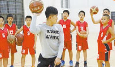 足球教练冠军排行_足球教练获奖_世界小学足球冠军教练