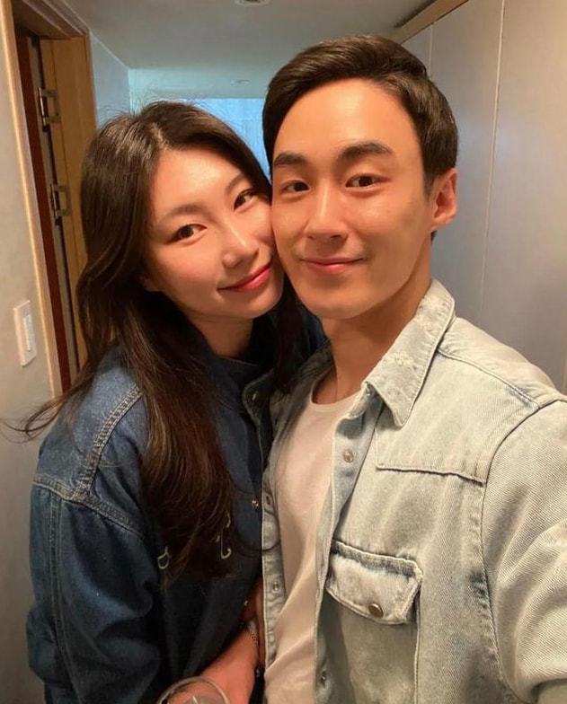 李殷娜坐姿_李殷娜健身_健身达人李殷娜图片