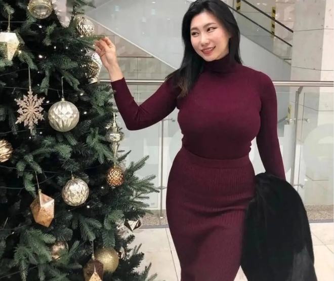 李殷娜健身_健身达人李殷娜图片_李殷娜坐姿