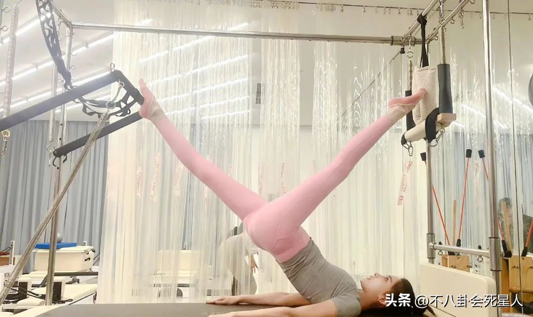 健身女星_健身明星女的_经常健身的女明星