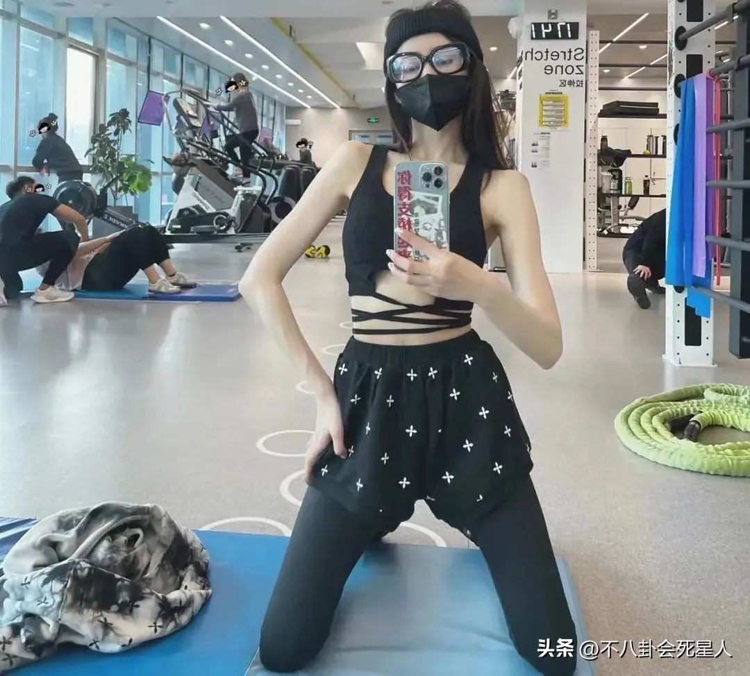经常健身的女明星_健身女星_健身明星女的