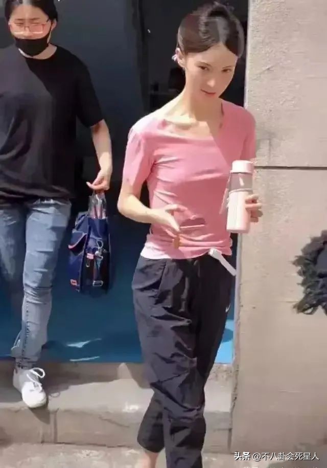 健身女星_健身明星女的_经常健身的女明星