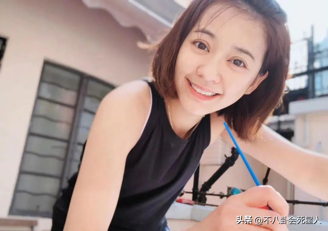 健身明星女的_经常健身的女明星_健身女星