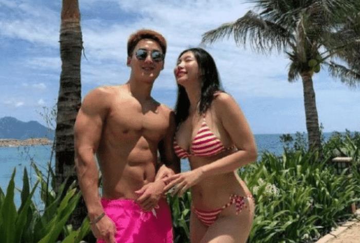 李殷娜游泳_李殷娜坐姿_李殷娜健身