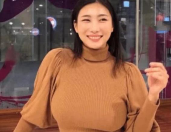 李殷娜坐姿_42岁李殷娜_李殷娜健身