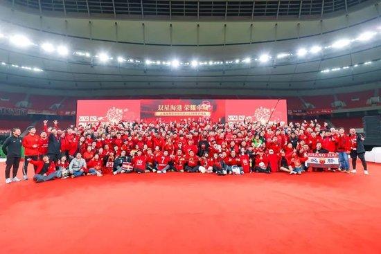 上海海港足球俱乐部队员_上海海港足球队_上海海港足球俱乐部拿过冠军吗