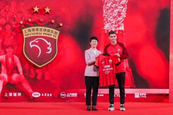 上海海港足球俱乐部拿过冠军吗_上海海港足球俱乐部队员_上海海港足球队