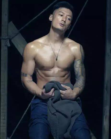 健身明星头像_明星健身照片男_健身明星照片男生