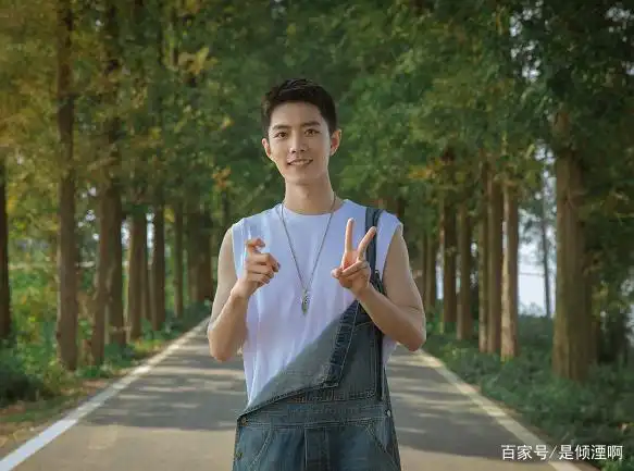健身照片女明星_明星健身照片男_健身明星照片男士