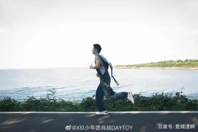 健身照片女明星_明星健身照片男_健身明星照片男士