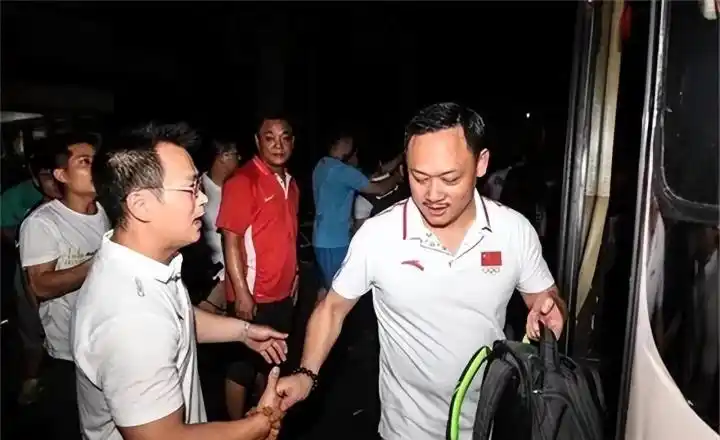 举重冠军逝世_举重冠军世界段旭简介_举重世界冠军段旭刚
